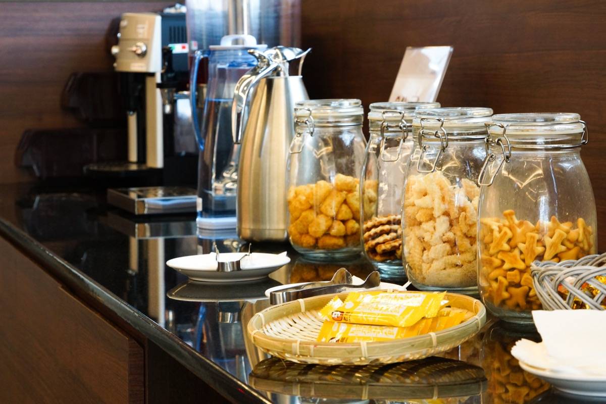 SERVICES & FACILITIES Snack Bar Kaohsiung Hotel Hoya Resort Hotel