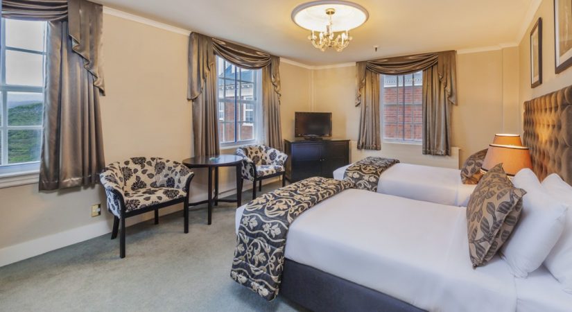 chateau-tongariro-our-rooms-standard-split-image