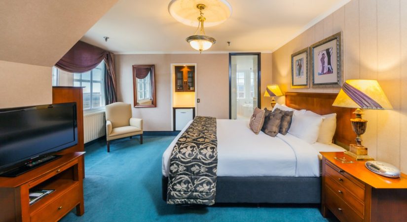 chateau-tongariro-our-rooms-mclaren-suite-image