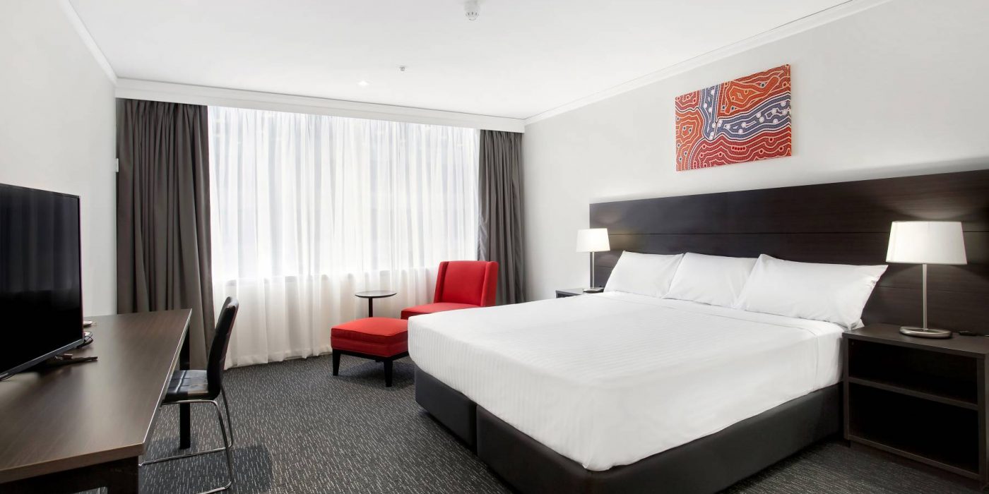 Rooms & Suites - Superior King Room Melbourne Hotel - Bayview Eden ...