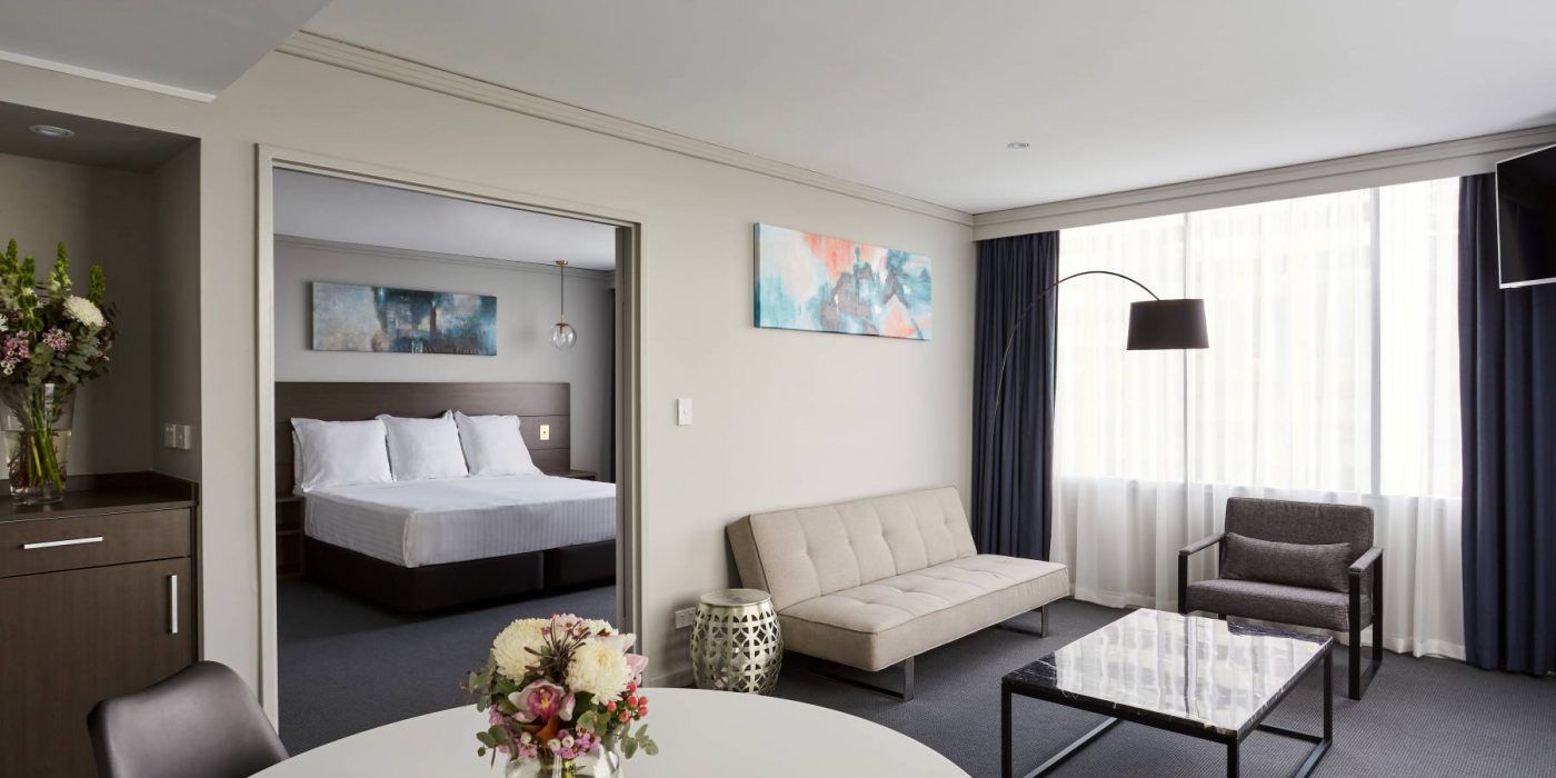 Rooms & Suites - Junior Suite Melbourne Hotel - Bayview ...