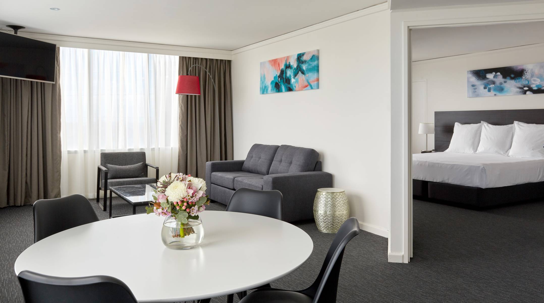 rooms-suites-king-suite-melbourne-hotel-bayview-eden-melbourne