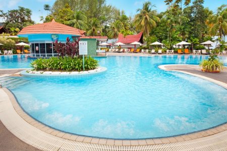 bayview-hotel-penang-wellness-and-spa-swimming-pool-image07